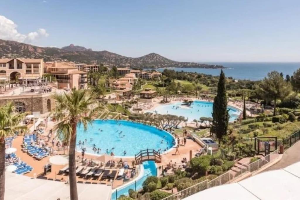 Superbe Appartement Village Cap Esterel 4P Climatise Saint-Raphaël Exterior foto